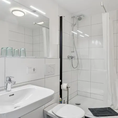 Messe 3 Schlafzimmer mit Parkplatz&Balkon