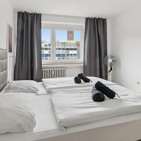 Apartment Messe 3 Schlafzimmer mit Parkplatz&Balkon